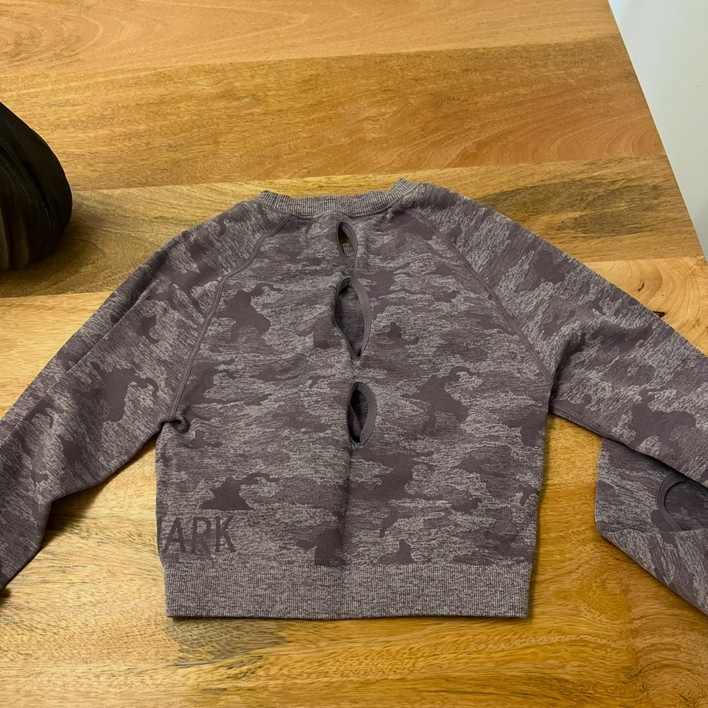 Gymshark long sleeve seamless crop top size medium